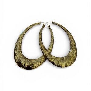 Elegant Gold Hoop Earrings